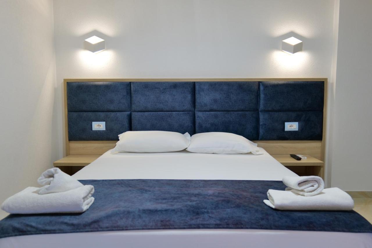 Hotel Solis Ksamil Esterno foto